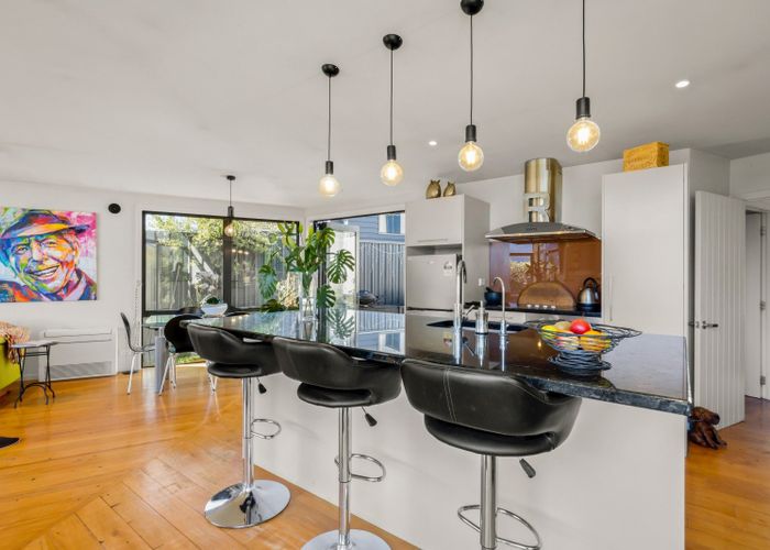  at 4 Oregon Drive, Kelvin Heights, Queenstown
