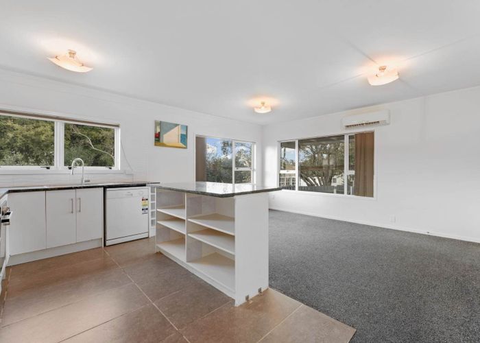  at 4/304 Great North Road, Henderson, Auckland