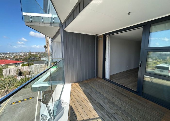  at 305/553C Glenfield Road , Glenfield, North Shore City, Auckland