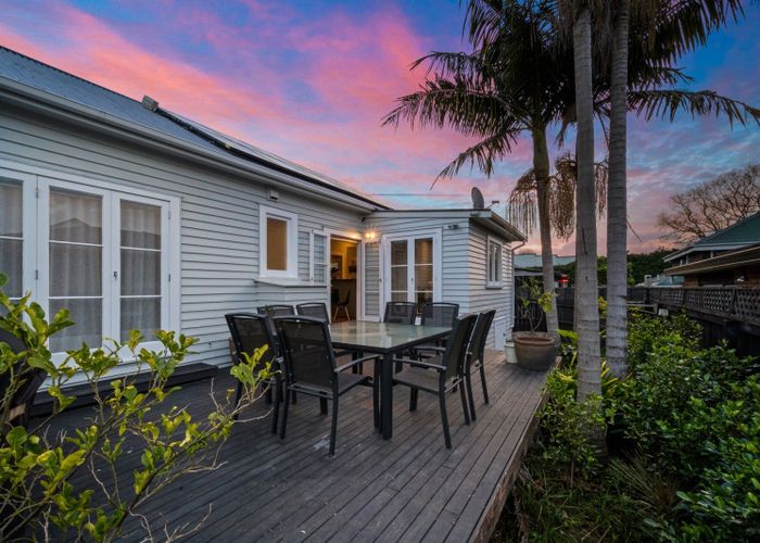  at 9 Invermay Avenue, Mount Roskill, Auckland