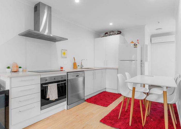  at 2/1 Vialou Street, Hamilton City Central, Hamilton, Waikato
