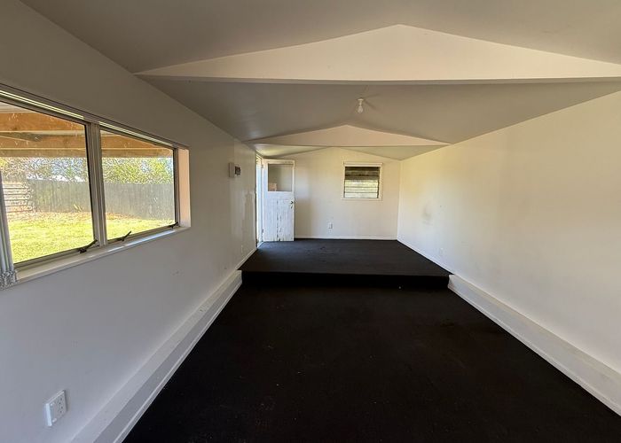  at 36 Rathgar Road, Henderson, Waitakere City, Auckland