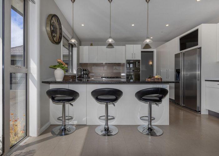  at 18 Kahurangi Heights, Aotea, Porirua, Wellington