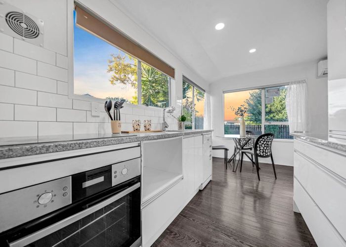  at 2/27 Waimana Road, Conifer Grove, Papakura, Auckland