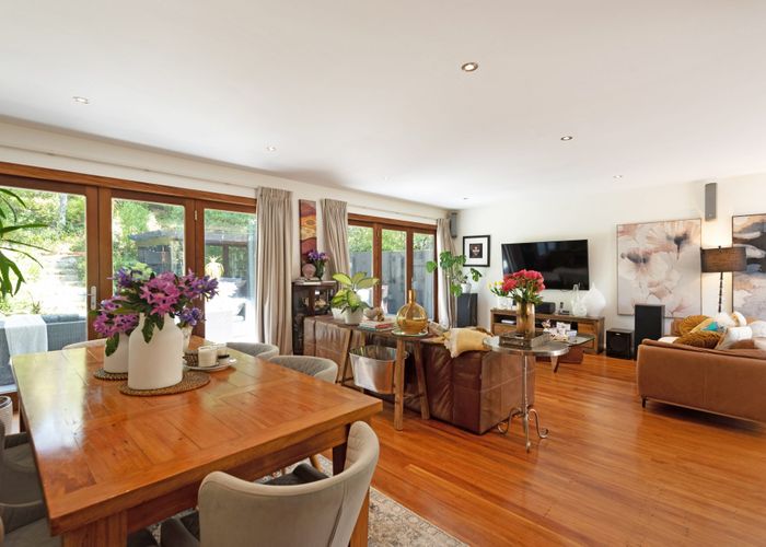  at 32 Homewood Crescent, Karori, Wellington
