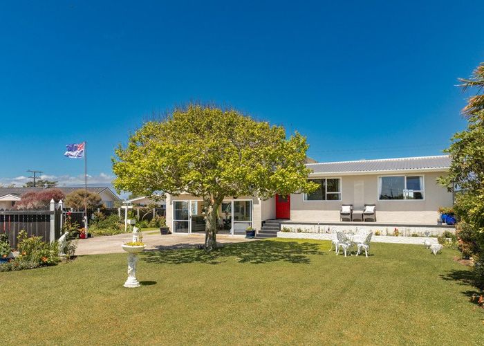  at 17 Ngahue Crescent, Carters Beach, Buller, West Coast