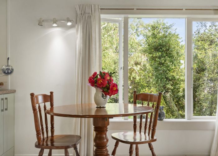  at 2/52 Saddleback Rise, Murrays Bay, Auckland