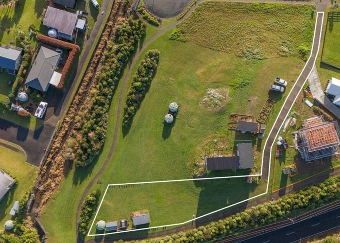  at 10 Tinirau Place, Cooks Beach, Thames-Coromandel, Waikato