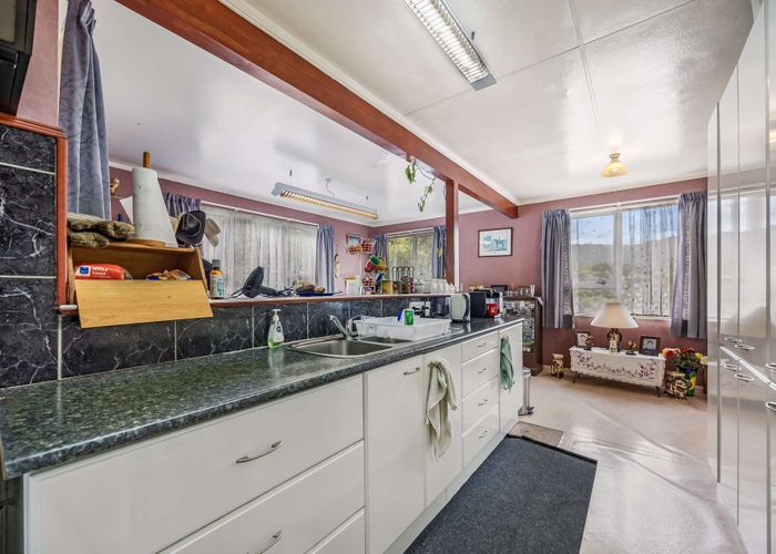  at 28 Tiroiti Grove, Stokes Valley, Lower Hutt