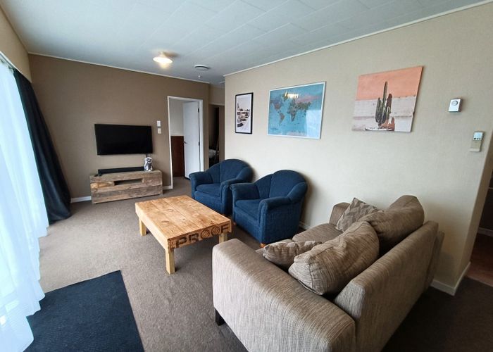  at 2/45 Royal St, Ebdentown, Upper Hutt, Wellington