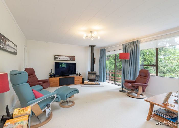  at 2A Tiniroa Grove, Silverstream, Upper Hutt