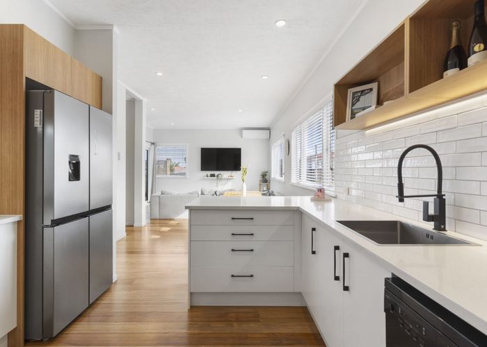  at 3/98 Kenderdine Road, Papatoetoe, Manukau City, Auckland