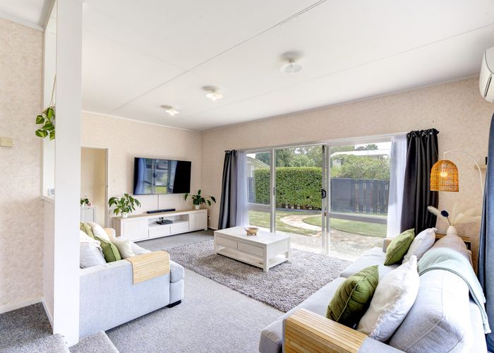  at 9 Glendale Drive, Dinsdale, Hamilton