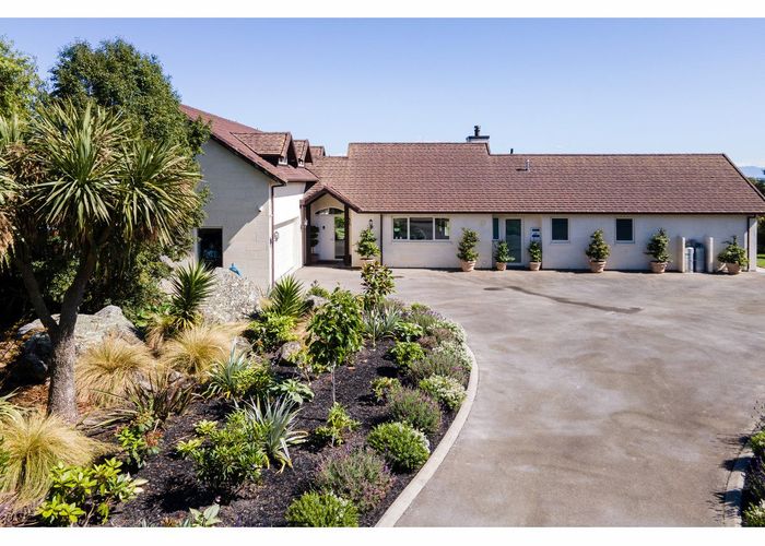  at 260 Spur Road, Hadlow