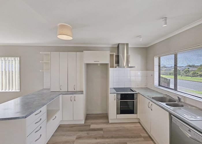  at 98D Naylors Drive, Mangere, Auckland