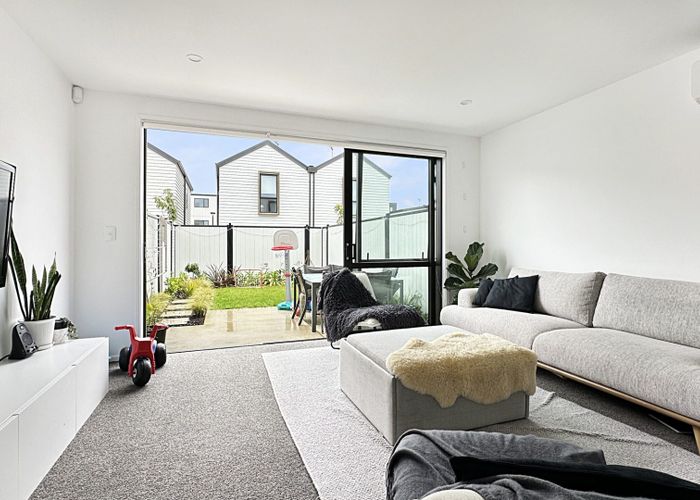  at 30 Cessna Crescent, Mangere, Manukau City, Auckland
