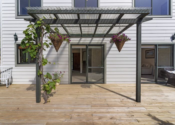  at 1/66 Seaview Road, Glenfield, Auckland