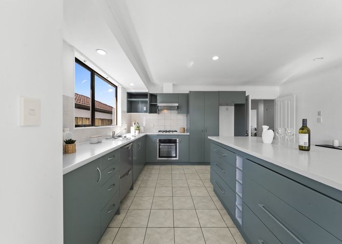  at 5 Dapple Place, Flat Bush, Manukau City, Auckland