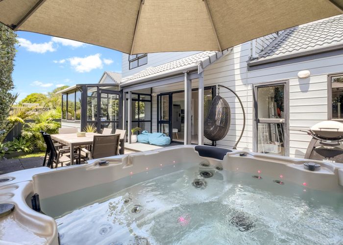  at 2/7 Walmsley Road, St Heliers, Auckland