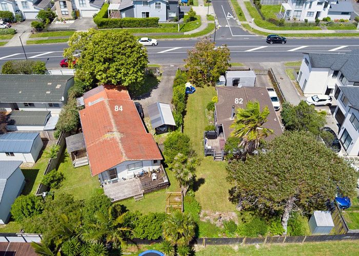  at 82 & 84 Moire Road, Royal Heights, Waitakere City, Auckland