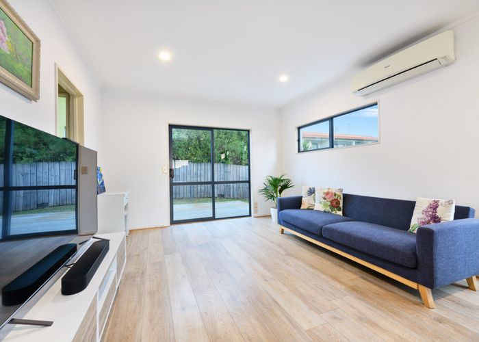  at 9 Butia Avenue, Henderson, Waitakere City, Auckland