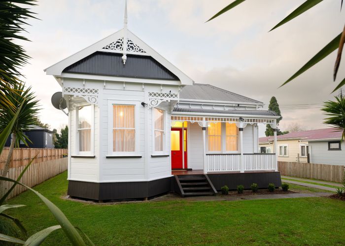  at 6 Johnson Street, Dinsdale, Hamilton, Waikato