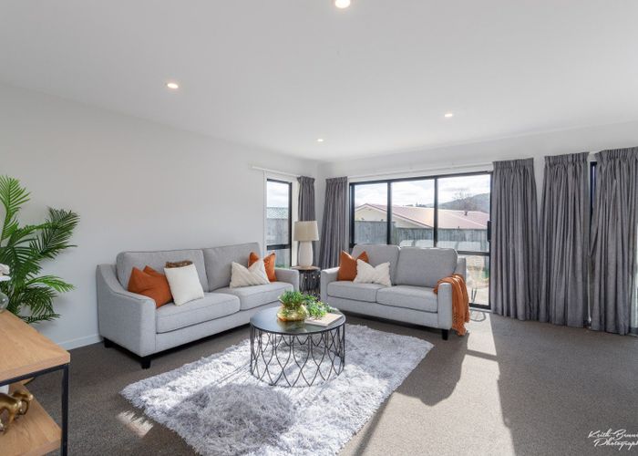  at 25 Helvetia Grove, Naenae, Lower Hutt