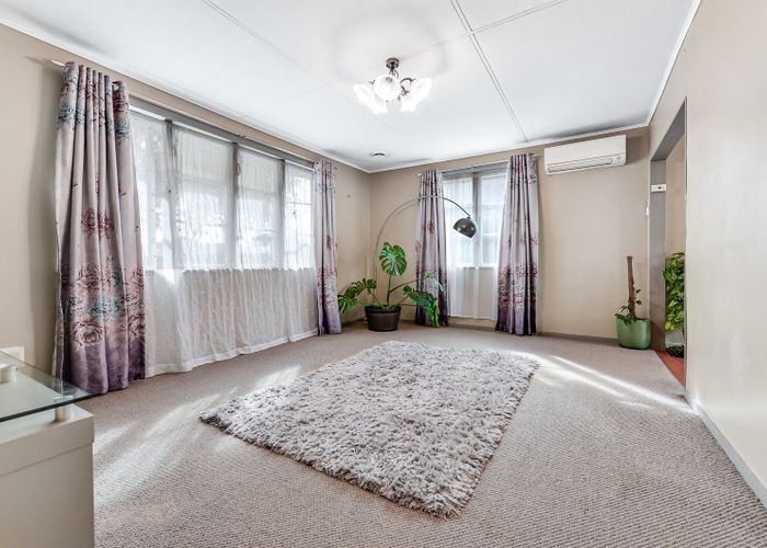  at 98 Holland Road, Fairfield, Hamilton