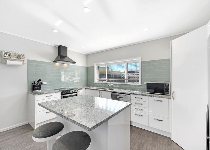  at 2 Cambridge Terrace, Taradale, Napier, Hawke's Bay