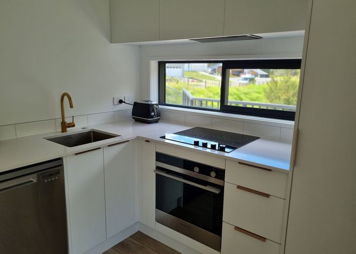  at 11 Arthur Wright Place, Maraetai, Manukau City, Auckland
