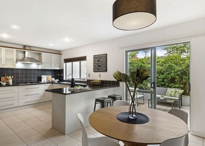  at 27A Aorangi Place, Birkenhead, Auckland