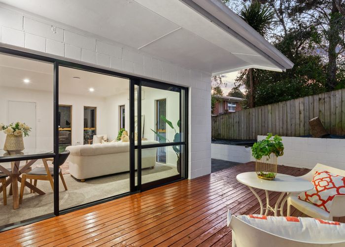  at 2/18 Teviot Place, Totara Vale, North Shore City, Auckland
