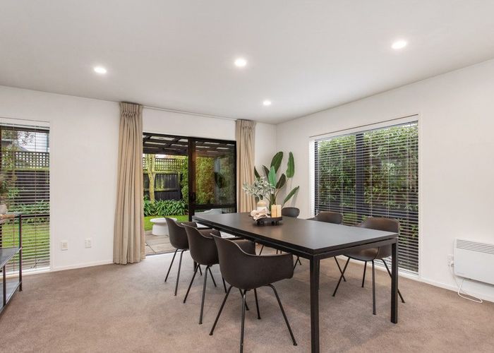  at 34 Hamilton Avenue, Fendalton, Christchurch City, Canterbury