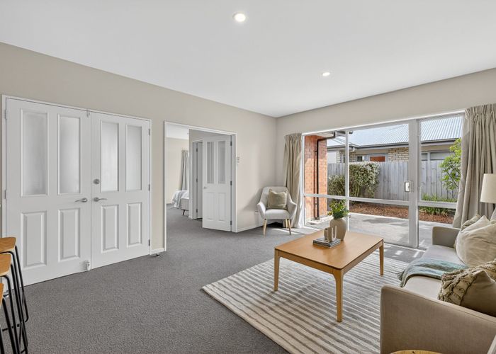  at 15A Peters Close, Woolston, Christchurch City, Canterbury