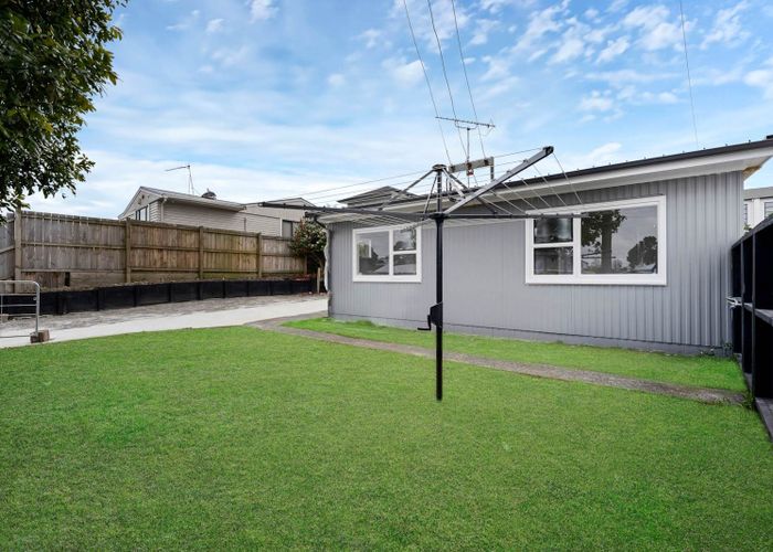  at 1/116 Beaumonts Way, Manurewa, Manukau City, Auckland