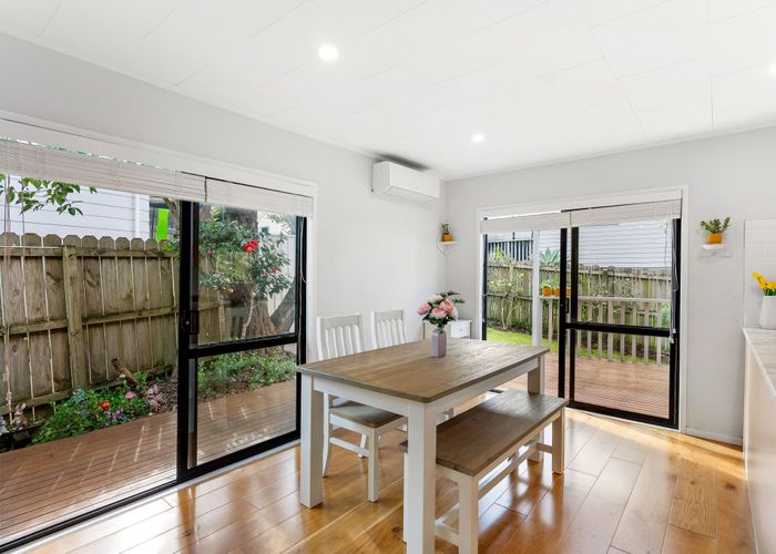  at 1/11 Kupari Place, Totara Vale, North Shore City, Auckland