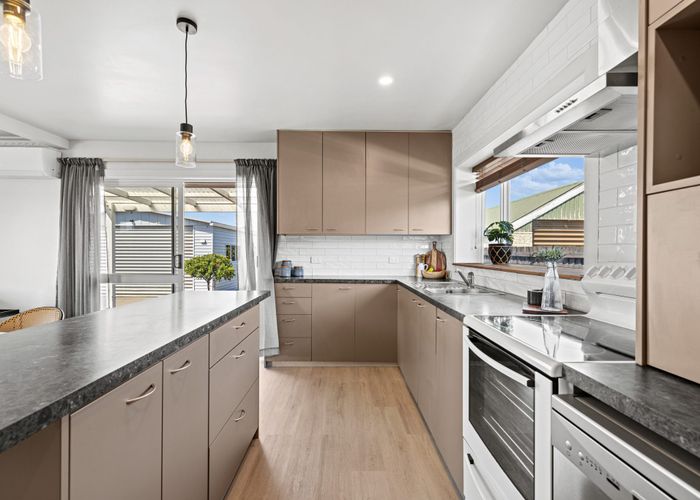  at 112 Effingham Street, North New Brighton, Christchurch City, Canterbury