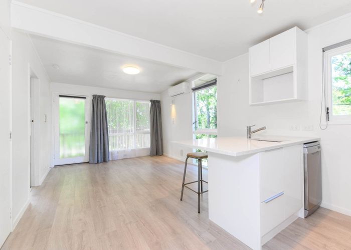  at 2/64 Chartwell Avenue, Glenfield, North Shore City, Auckland