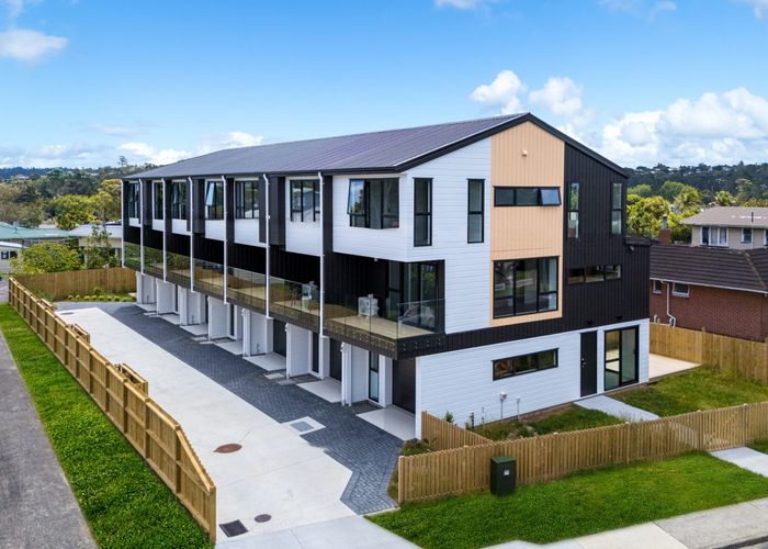  at 36 Longburn Road, Henderson, Waitakere City, Auckland