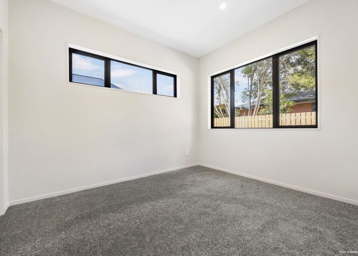  at 2/62 Woodside Road, Massey, Waitakere City, Auckland