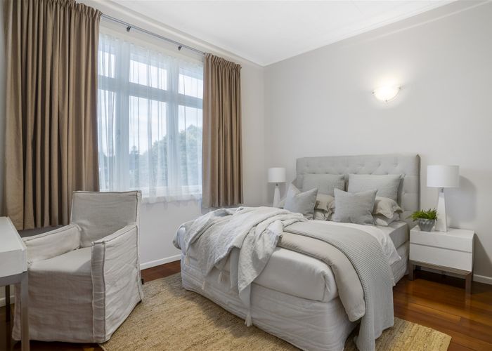  at 9 Hillsborough Road, Hillsborough, Auckland