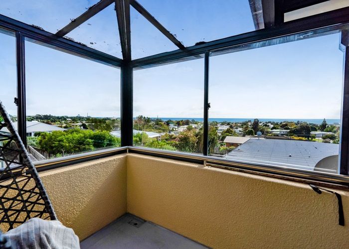  at 20 Kellyville Heights, Merrilands, New Plymouth