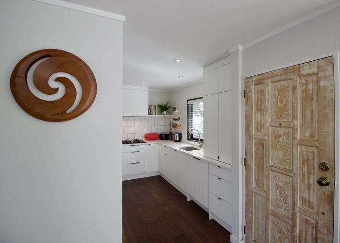  at 1/8 Commodore Parry Road, Castor Bay, North Shore City, Auckland