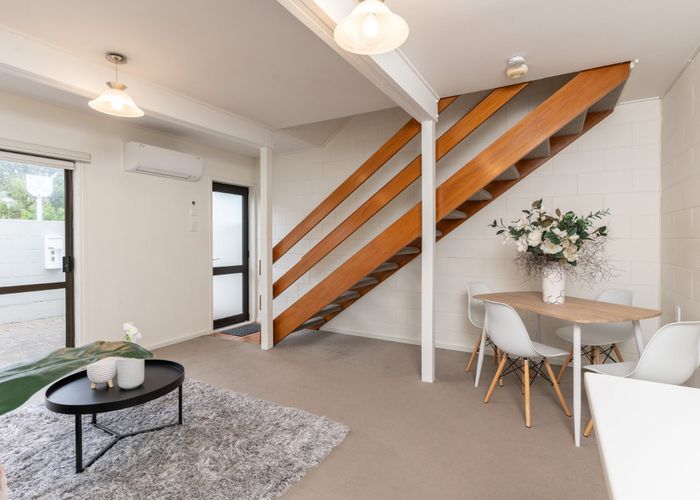 at 21/4 Dr Taylor Terrace, Johnsonville, Wellington