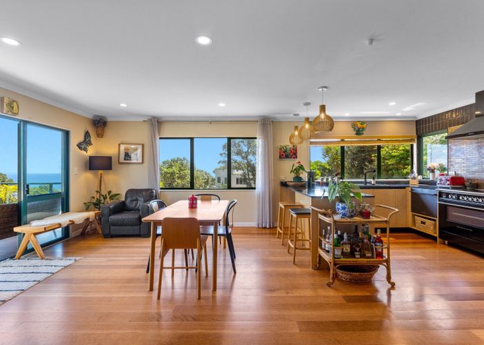  at 6 Berridge Road, Muriwai Beach, Rodney, Auckland
