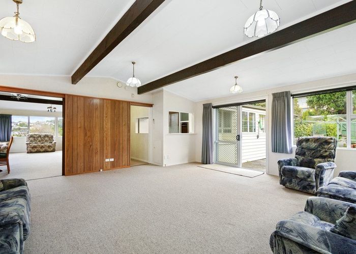  at 32 Turriff Crescent, Tawa, Wellington