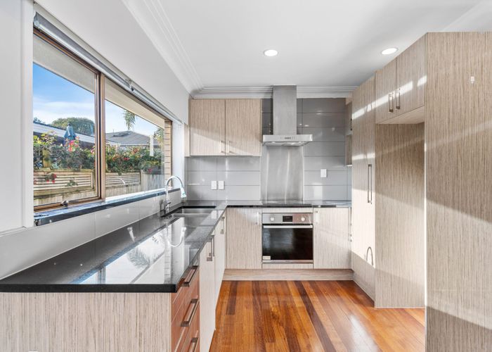  at 4/3 Matai Road, Greenlane, Auckland
