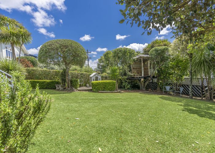  at 4 Lloyd Avenue, Mount Albert, Auckland