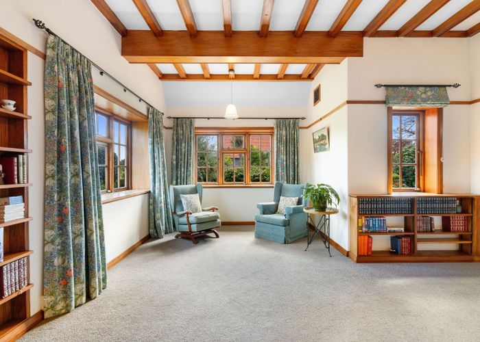  at 10 Maire Street, Eastbourne, Lower Hutt