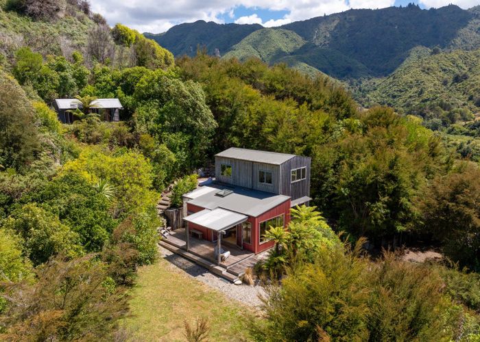  at Marahau, Tasman, Nelson / Tasman